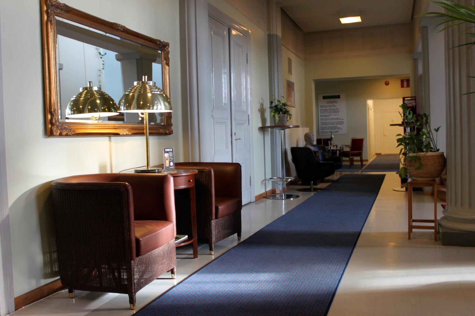 Hotelli-Ravintola Maentaen Klubi Mänttä Exteriör bild
